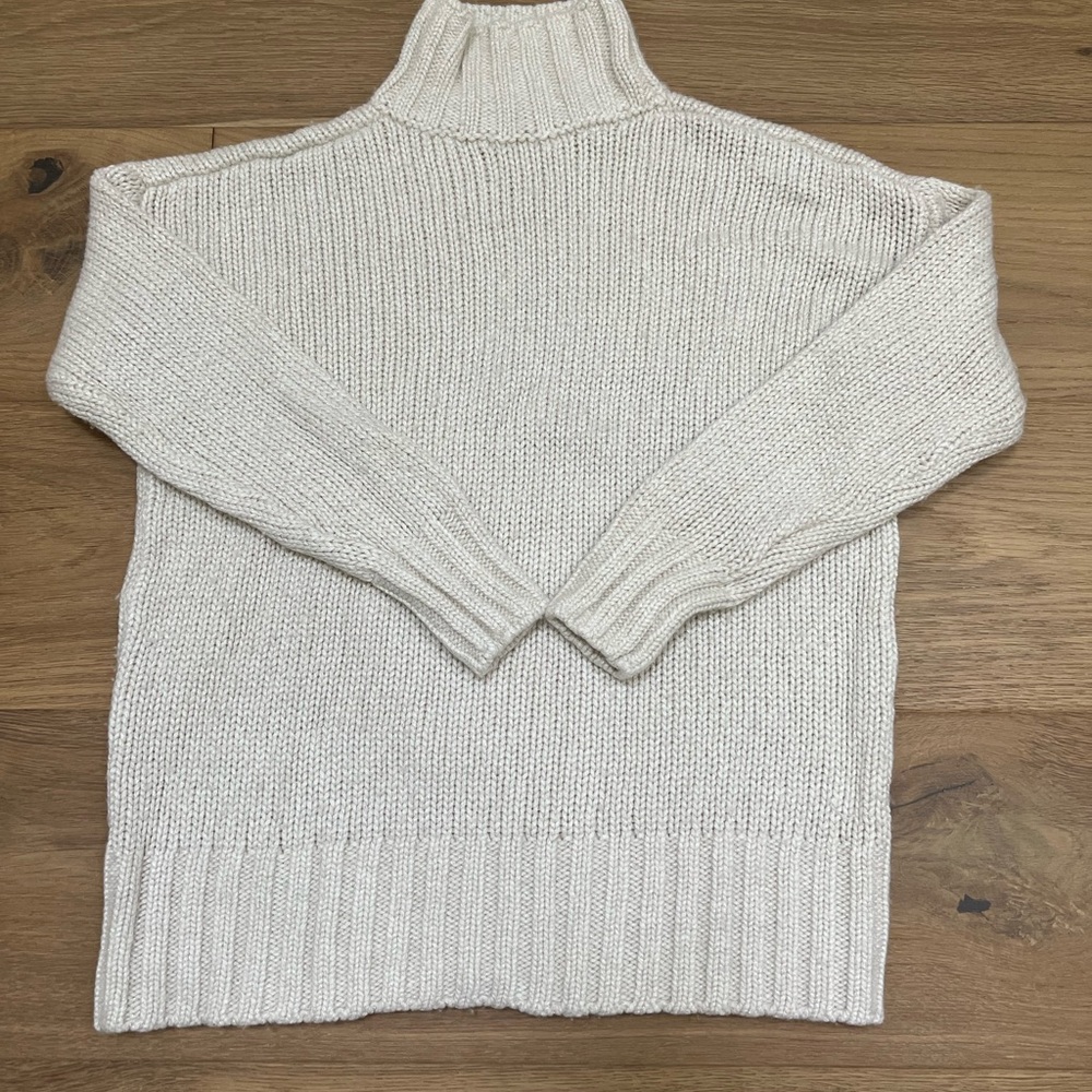 Vineyard vines sweater